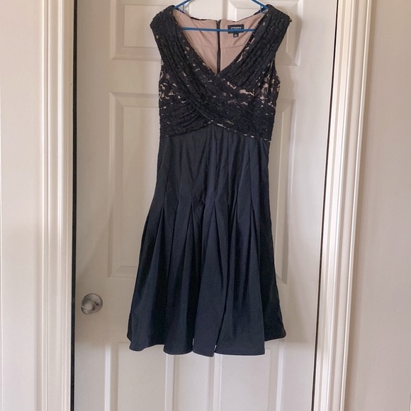 Adrianna Papell Dresses & Skirts - Adrianna Papell